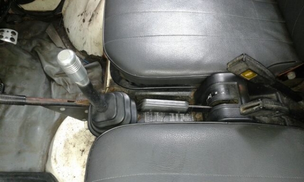 กะป๊อ 4wd suzuki st-90  ป้ายขาว รถสวยบางๆเดิมๆ ขับขี่สมบูรณ์ ตู้แอร์ เล่มชุดโอนครบ ช้าอด