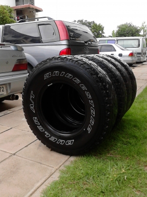 31X10.50R15.  Tel.081-427-3941