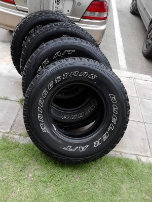 31X10.50R15.  Tel.081-427-3941