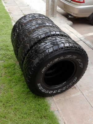 31X10.50R15.  Tel.081-427-3941