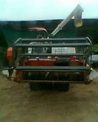 ขายรถเกี่ยวอุ้ม KUBOTA68 G สภาพพร้อมใช้งานช่วงล่าง เดิมดี เอกสารพร้อมโอน 1,5&times;&times;&times; ชม. สภาพเดิมๆๆ รถสวย รถใช้น้อย