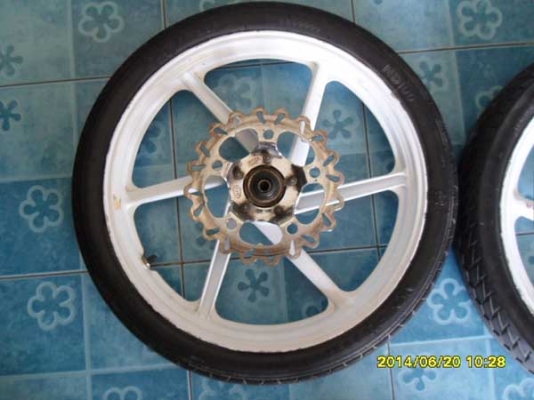 ขายล้อแม็ค Wave สีขาวพร้อมใช้