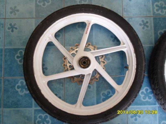 ขายล้อแม็ค Wave สีขาวพร้อมใช้