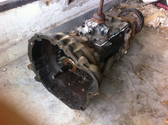 ปิดการขาย - ขายเกียร์นิสสัน คาร์บอน ถูกๆ 5000.- ปิดการขาย - ขายเกียร์นิสสัน คาร์บอน ถูกๆ 5000.-