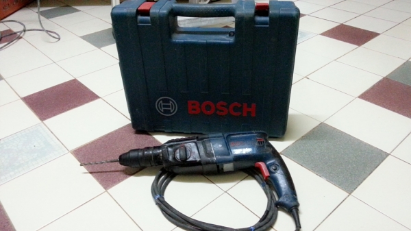ขายสว่านโรตารี่ยี่ห้อBOSCH รุ่นใหญ่ทำงานได้3ระบบของแท้พร้อมใช้งานพร้อมกล่องเก็บสวยงาม