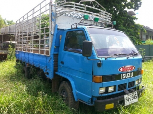 ขายISUZU NKR 100แรง เครื่องดี แคชซีสวย เอกสารพร้อมโอน