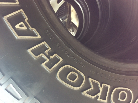 ขายยาง Yokohama geolandar 265-70-16 ปี12 ดอกสวยถูกๆครับ