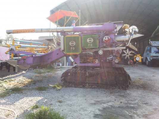 ขายรถเกี่ยวข้าว930000สนใจดูในyou tubeได้ครับพิมพ์อู่รามเจริญยนต์