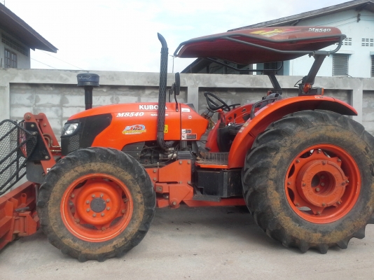 รถคูโบต้า 85 แรงม้าพร้อมอุปกรณ์ต่อพ่วง 2 ชิ้นฟรี ใช้เงินเพียง 70,000 ก็ออกรถได้