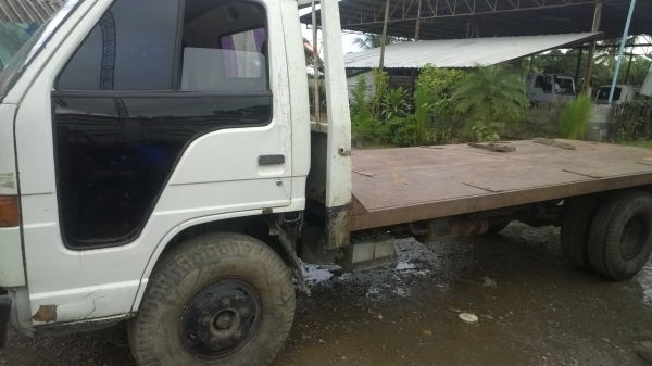 6ล้อพื้นเปลือย...ISUZU NPR59P  115แรง...ไม่มีเล่ม ขายตามสภาพเท่านั้น..