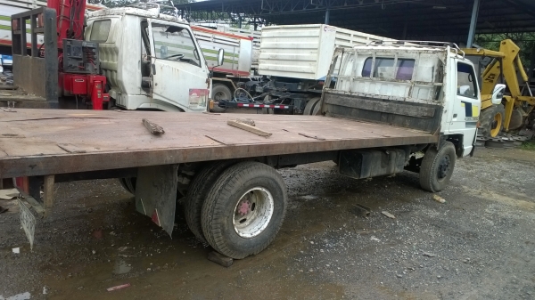 6ล้อพื้นเปลือย...ISUZU NPR59P  115แรง...ไม่มีเล่ม ขายตามสภาพเท่านั้น..