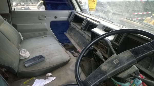 6ล้อพื้นเปลือย...ISUZU NPR59P  115แรง...ไม่มีเล่ม ขายตามสภาพเท่านั้น..