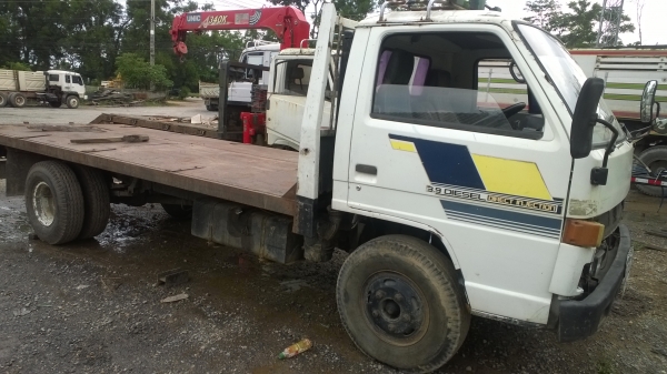 6ล้อพื้นเปลือย...ISUZU NPR59P  115แรง...ไม่มีเล่ม ขายตามสภาพเท่านั้น..