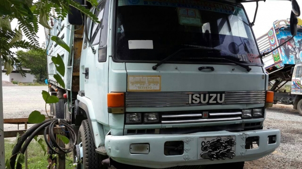 ISUZU-10ล้อ.2เพลา-ดั้มแม่ลูก-เครื่องP11เกียร์อิตั้น.ลูก3คานแท้175ครัชซีสวย.เครื่องเเน่น.ราคา1.250.000บ ISUZU-10ล้อ.2เพลา-ดั้มแม่ลูก-เครื่องP11เกียร์อิตั้น.ลูก3คานแท้175ครัชซีสวย.เครื่องเเน่น.ราคา1.250.000บ