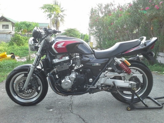 ขายHonda cb1300cc.รถพร้อมใช้ท่อแตงZeroไทเทเนี่ยมทั้งเส้น
