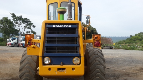 ขายรถตัก KOMATSU 515-2 สวยๆครับ ขายรถตัก KOMATSU 515-2 สวยๆครับ