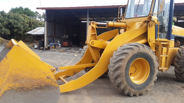 ขายรถตัก KOMATSU 515-2 สวยๆครับ ขายรถตัก KOMATSU 515-2 สวยๆครับ