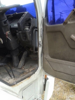 รถมิตซู 10 ล้อดั้ม FN527M - TD 191 แรงม้า. ปี 37.  สนใจติดต่อ  081 - 6079515