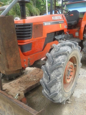 รถไถ KUBOTA  M9000.  ( รถทำงาน  4,xxx ซม. )   สนใจติดต่อ  081 - 6079515