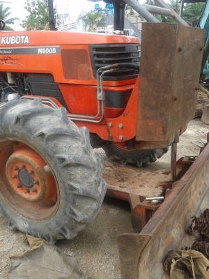 รถไถ KUBOTA  M9000.  ( รถทำงาน  4,xxx ซม. )   สนใจติดต่อ  081 - 6079515
