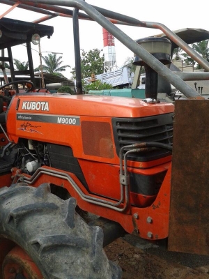 รถไถ KUBOTA  M9000.  ( รถทำงาน  4,xxx ซม. )   สนใจติดต่อ  081 - 6079515