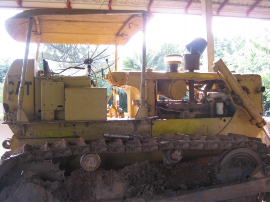 ขาย แทรกเตอร์ Cat D5D ด่วน 450,000 ขาย แทรกเตอร์ Cat D5D ด่วน 450,000