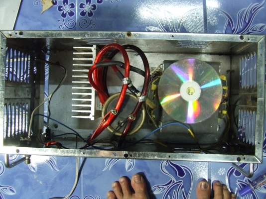 ขายโครตหม้อแปลงไฟ  220  ออก12  vแอมป์รถยนต์ไช้ได้  3  ตัว