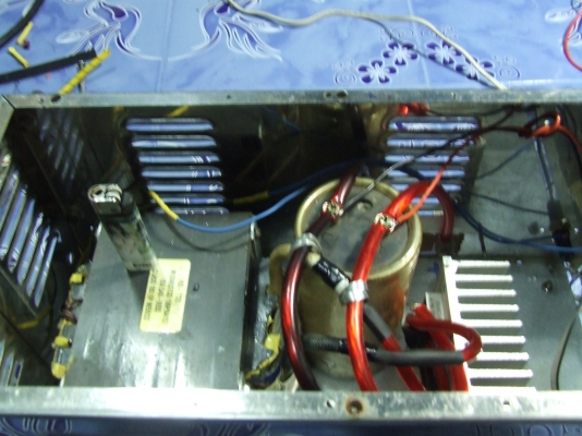 ขายโครตหม้อแปลงไฟ  220  ออก12  vแอมป์รถยนต์ไช้ได้  3  ตัว