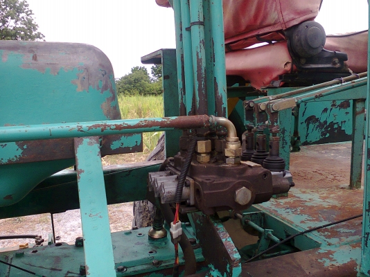 รถคีบอ้อย คีบหลัง ฟอร์ด 6600 เสื้อลาย เกียร์ธรรมดา