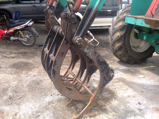 รถคีบอ้อย คีบหลัง ฟอร์ด 6600 เสื้อลาย เกียร์ธรรมดา