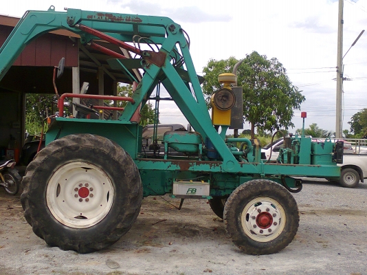 รถคีบอ้อย คีบหลัง ฟอร์ด 6600 เสื้อลาย เกียร์ธรรมดา