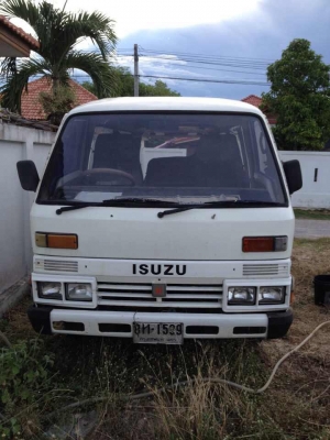 รถตู้ เครื่องดีเซล ขายเป็นอะไหล่ หรือบรรทุกในไร่ในสวน