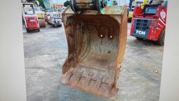 kobelco sk200M5 super เก๋งเหลี่ยม