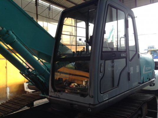 kobelco sk200M5 super เก๋งเหลี่ยม
