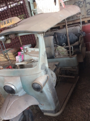 รถ ตุ๊กตุ๊ก ขับมาจอดซ่อม ขายตามสภาพ 20,000 บาท