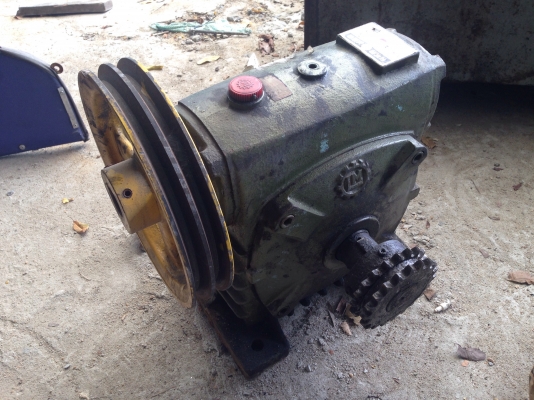 ขายหัวเกียร์ทดรอบ LM ขนาดเบอร์120 อัตราทด 1:60 เพลาเข้าด้านบน สภาพสวย หมุนนิ่ม พร้อมใช้งาน