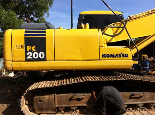 ขายดาวน์...PC200-7 ปี*2012 ใช้งานมา5600ชม.มีลายเจาะไม่ได้ใช้..ใส่เดิมๆมาจากบริษัท..