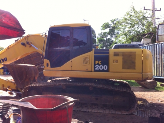 ขายดาวน์...PC200-7 ปี*2012 ใช้งานมา5600ชม.มีลายเจาะไม่ได้ใช้..ใส่เดิมๆมาจากบริษัท..