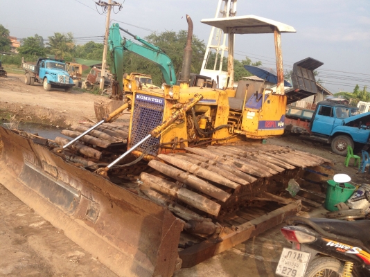 ขาย D2-6 20PLL  สภาพสวย พร้อมใช้งาน เครื่องดี ช่วงล่างดี ใบแทร็กเต็ม ราคาต่อรองได้