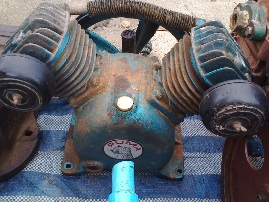 หัวปั้มลมพูมา 1 แรงสภาพเดิมๆครับพร้อมใช้งานครับเป็นของพูมา  ขนาดหัว  1  แรงครับ  ราคานี้คุ้มมากครับ