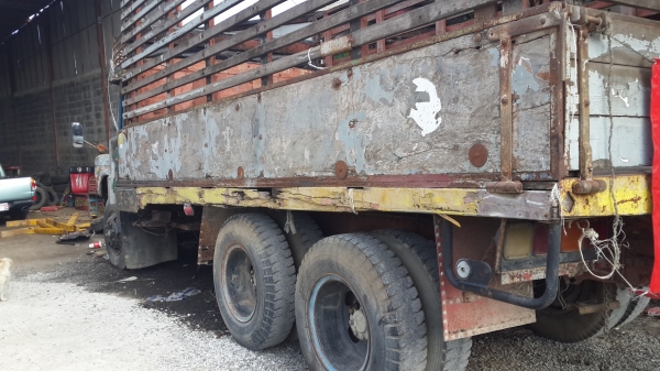 สิบล้อ isuzu หัวยาว เครื่องร็อก เกียร์HO ทะเบียน ม.79 พวงมาลัยเพาเวอร์ เบรกจิฟฟี่ ชุดใหญ่ ช่วงล่างใหญ่ 2 เพลา สิบล้อ isuzu หัวยาว เครื่องร็อก เกียร์HO ทะเบียน ม.79 พวงมาลัยเพาเวอร์ เบรกจิฟฟี่ ชุดใหญ่ ช่วงล่างใหญ่ 2 เพลา