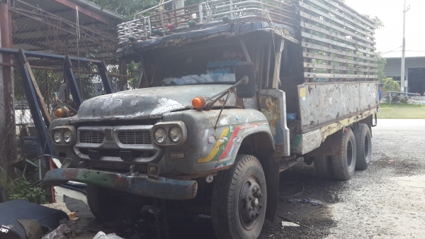 สิบล้อ isuzu หัวยาว เครื่องร็อก เกียร์HO ทะเบียน ม.79 พวงมาลัยเพาเวอร์ เบรกจิฟฟี่ ชุดใหญ่ ช่วงล่างใหญ่ 2 เพลา