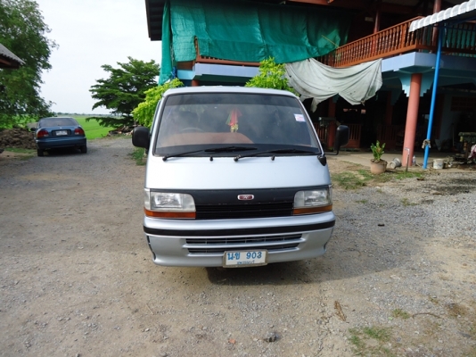 รถตู้  Toyota  hiace  เครือง  1 KZ  เทอร์โบ แรงๆ แต่ ประหยัด น้ำมันคับ