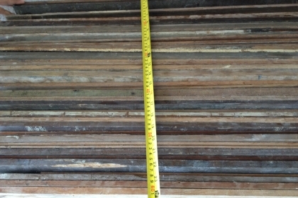 ไม้สักเก่าหน้า 4.5 นิ้วไม้เก่าครับไม้สักความยาว 1.5-2.5  เมตรครับ มีประมาณ 400กว่าแผ่นครับราคานี้คุ้มครับความหนาประมาณ 2 ซ.มกว่าครับ