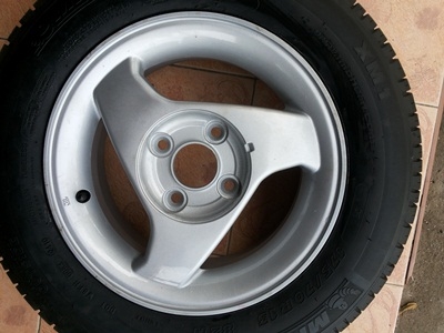 ขายล้อแม็กขอบ 13 4 รู100 พร้อมยาง175/70/13 4 เส้น