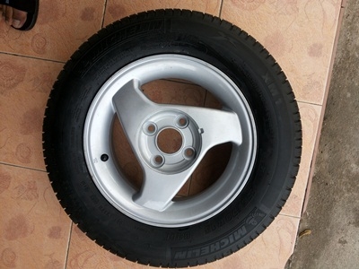 ขายล้อแม็กขอบ 13 4 รู100 พร้อมยาง175/70/13 4 เส้น