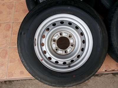 ขายล้อกะทะขอบ15 6รู ISUZU พร้อมยาง 4 ล้อ