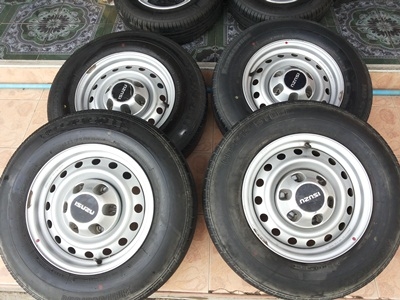 ขายล้อกะทะขอบ15 6รู ISUZU พร้อมยาง 4 ล้อ
