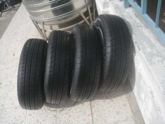 ขายล้อแม็กป้ายแดง brio amaze 14"x5" et50 4รู100 พร้อมยางปี13  สนใจติดต่อเล็กคลองสามครับ 081-3747940