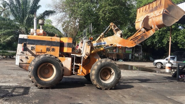 ขายรถตักล้อยาง KOMUTSU 510 กรองคู่ ต่อแขน ขยายบุ้งกี้แล้ว เครื่องสภาพดีพร้อมใช้งาน ราคาต่อรองได้